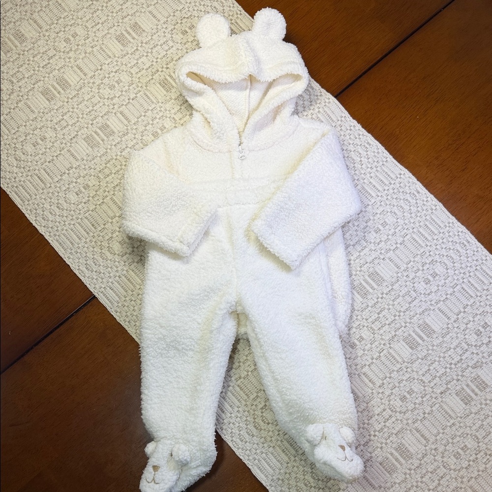 baby B’gosh Cozy White Fleece Suit Size 6 months